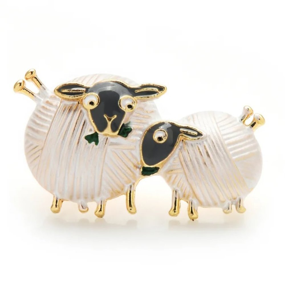 Jewelry pin brooch pendant sheep knitting white yellow gold tone fun cute new